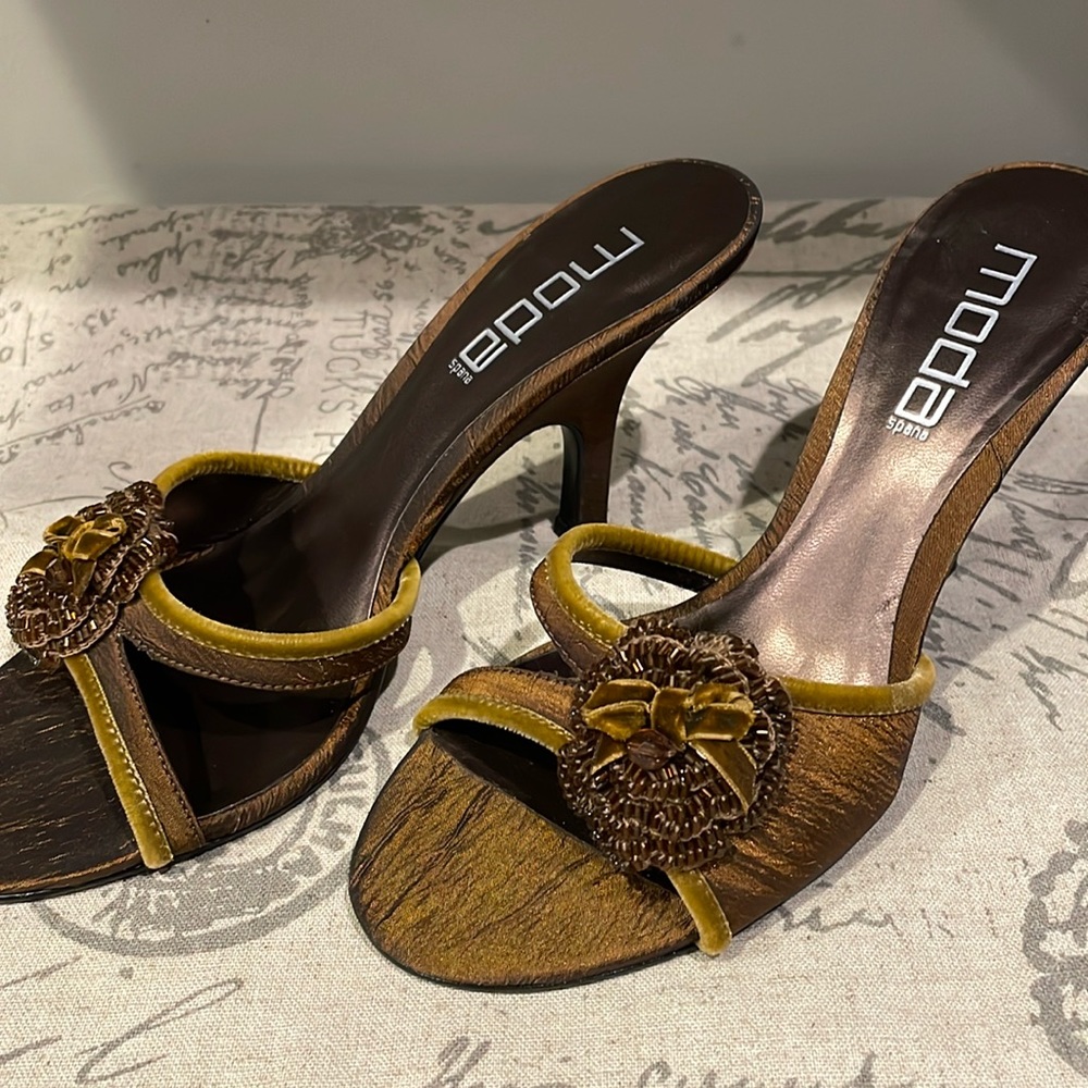 Moda Copper Pleated Silk Sandals